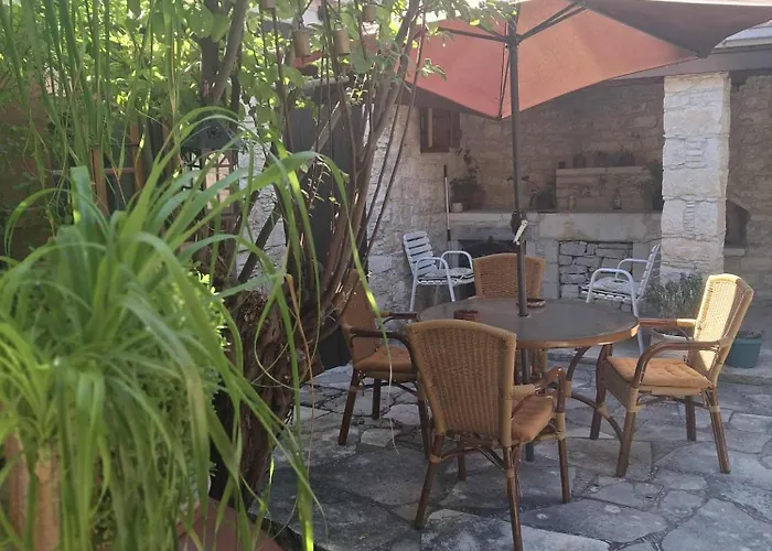 Οίκος Λόφου-oikos Lofou *